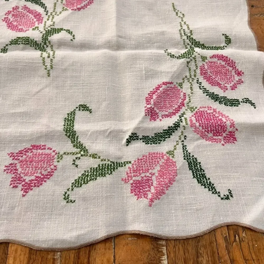 Vintage Linen Table Runner 15 x 37.5